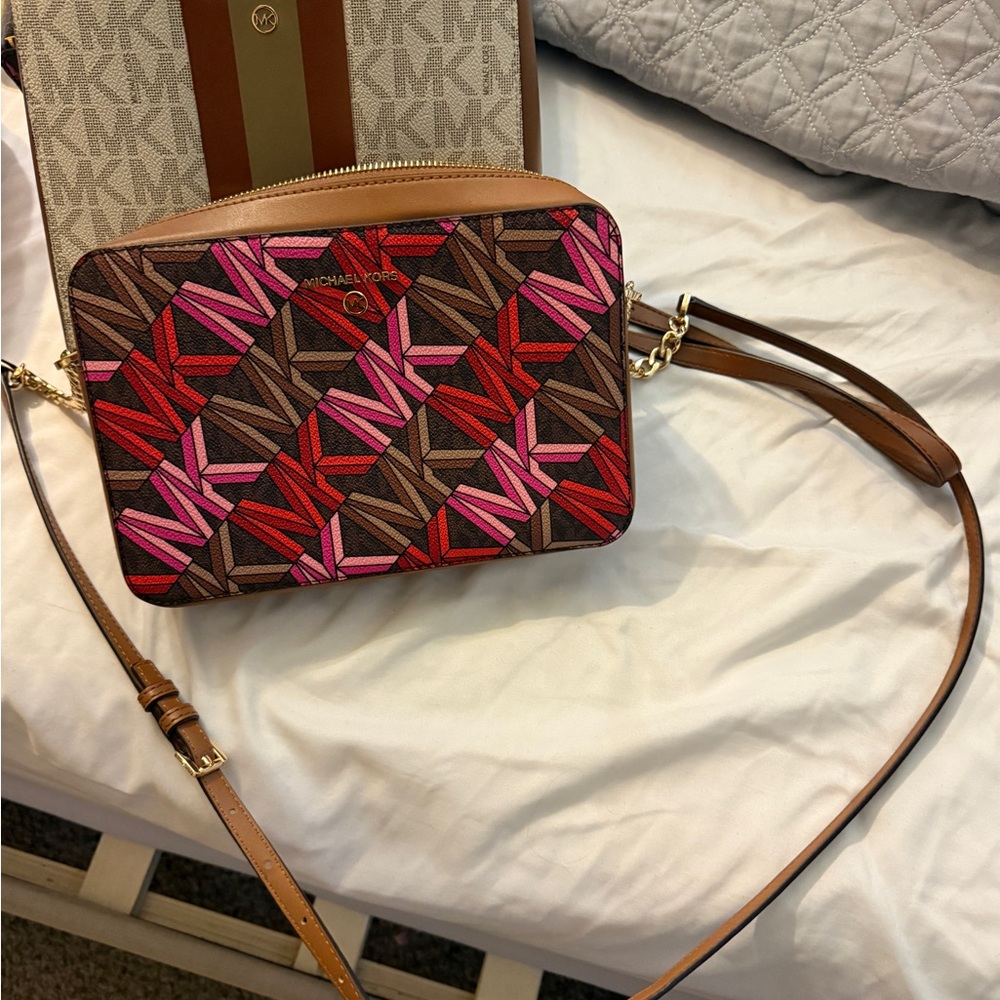 MK small 12x 8 cute purse. Long strap